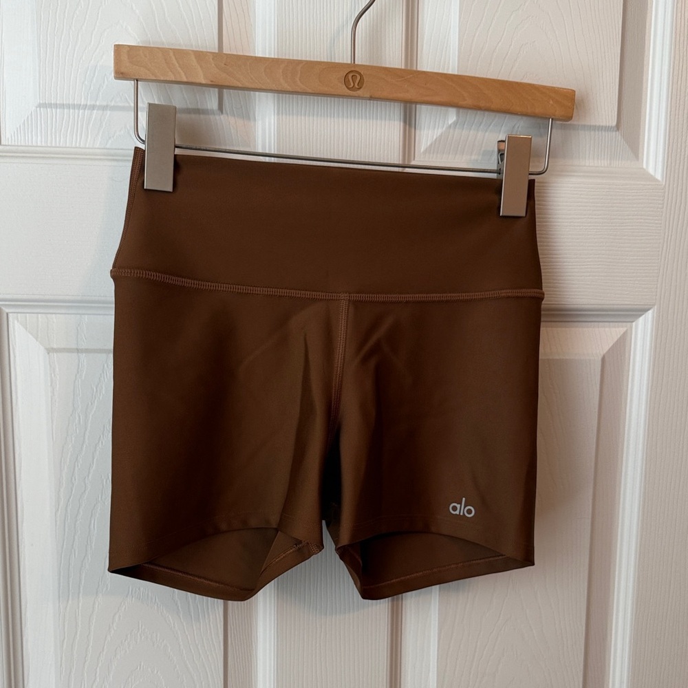 ALO Yoga Women's Chocolate Brown Bike Shorts